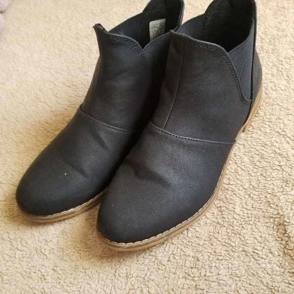 Rocket Dog booties - Picture 2 of 5